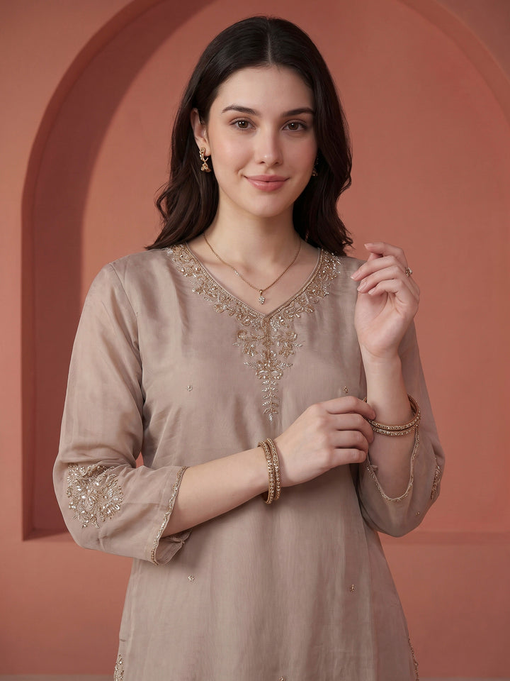 Grey Lt Embroidered Chanderi Kurta With Pant &amp; Dupatta