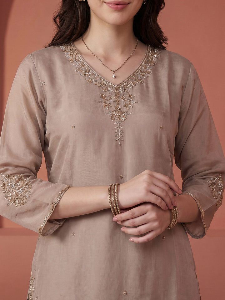 Grey Lt Embroidered Chanderi Kurta With Pant &amp; Dupatta