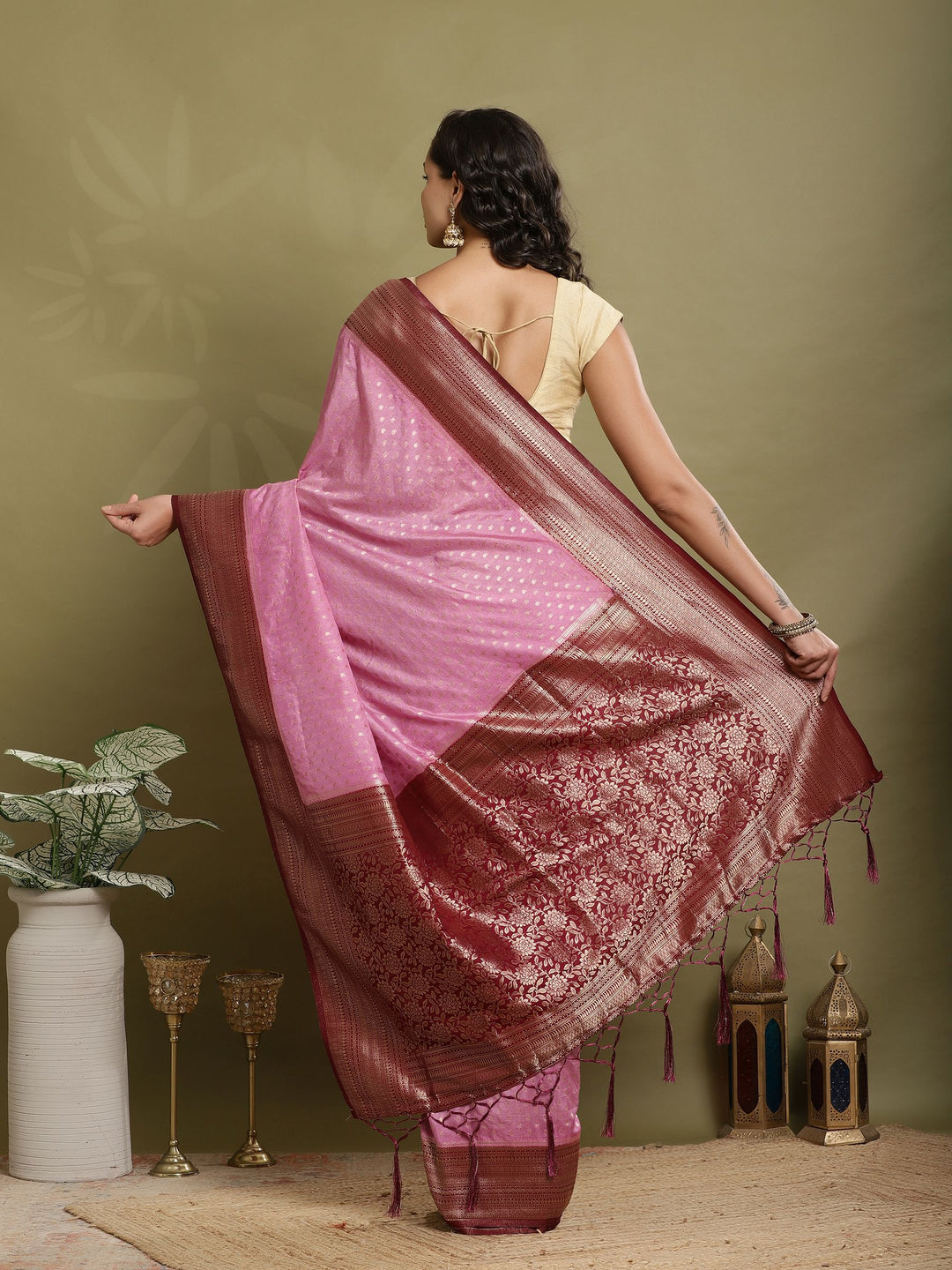 Polka Dot Woven Booti Crepe Saree