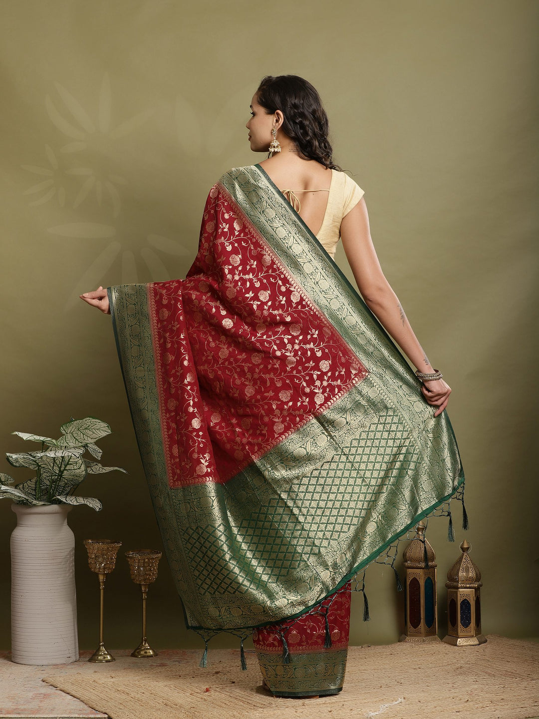 Plain Crepe Saree