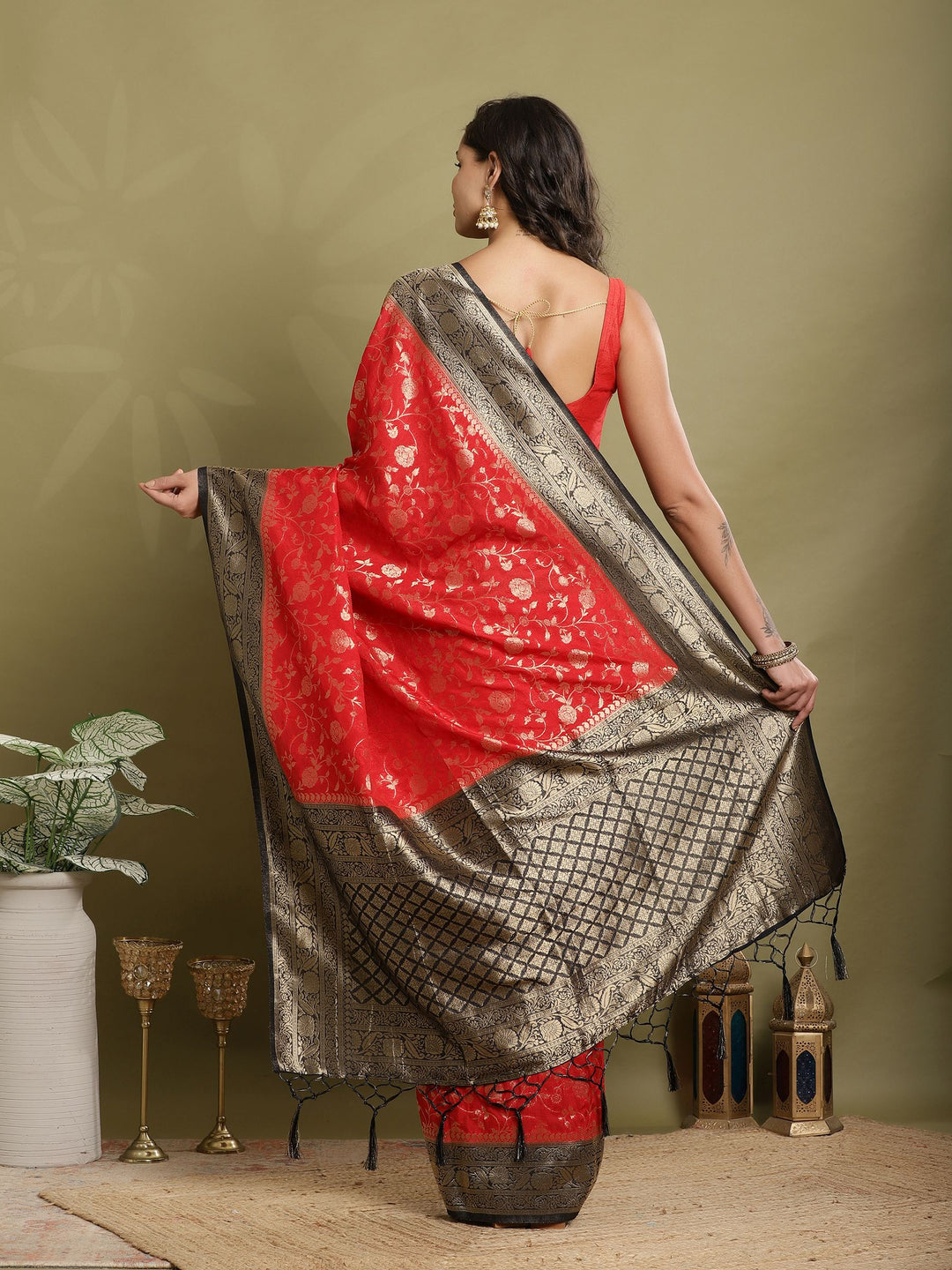 Plain Crepe Saree