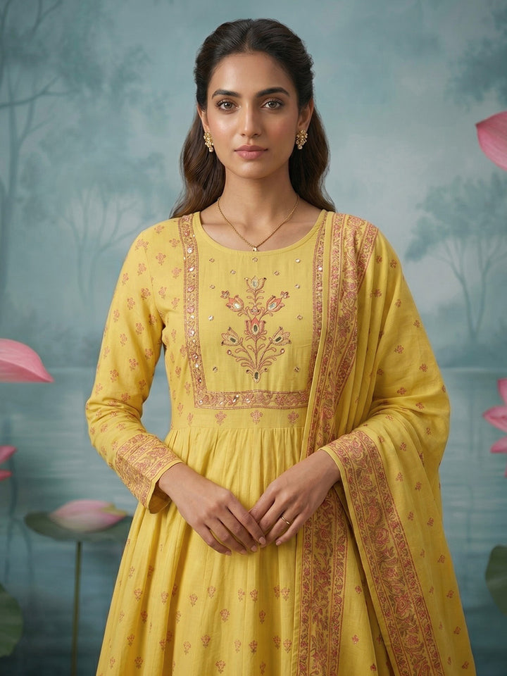Woven Design Cotton Blend Kurta With Pant &amp; Dupatta