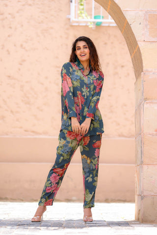 Floral Printed Crepe Kurti With Pants