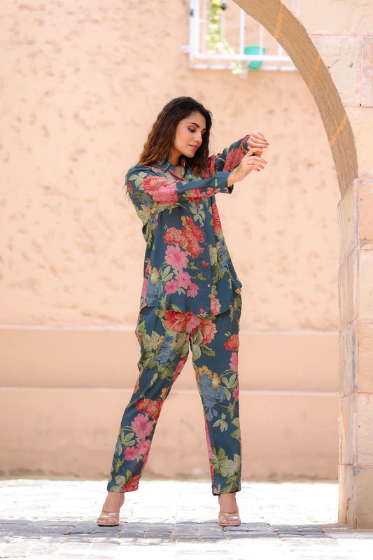 Floral Printed Crepe Kurti With Pants