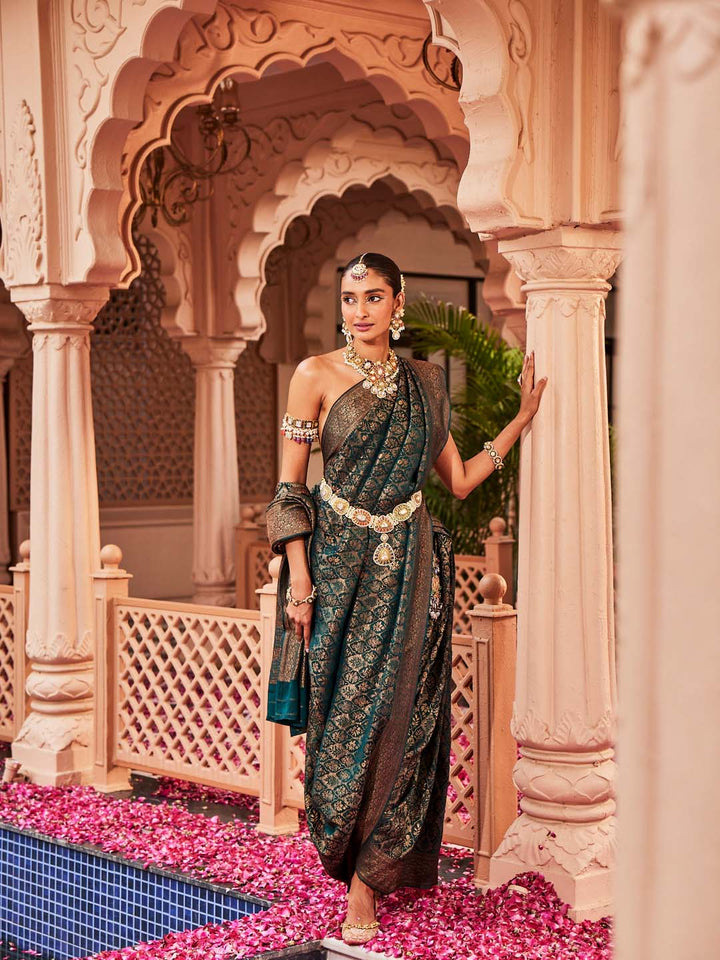 Zari Jaal Woven Crepe Saree