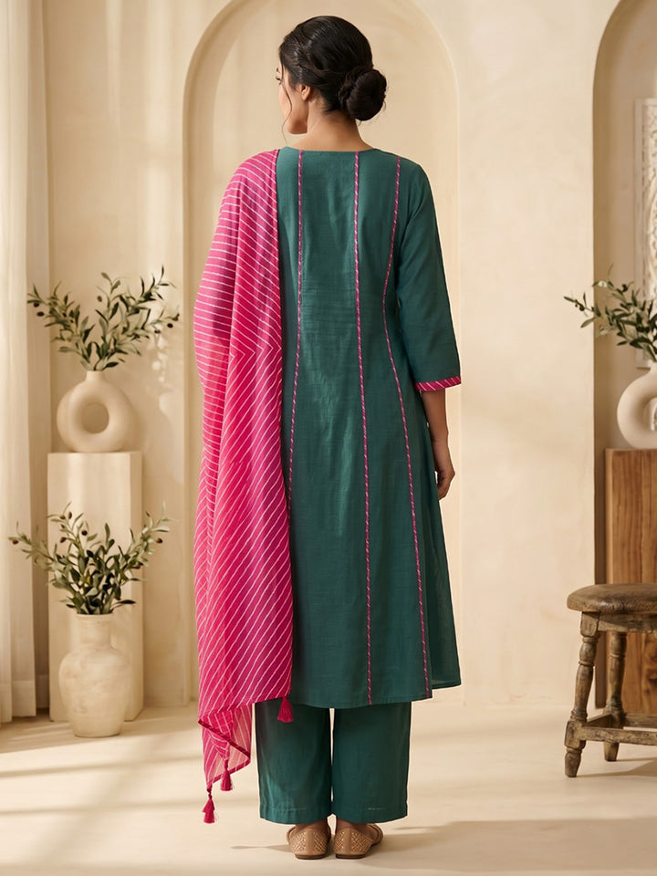 Green Embroidered Chanderi Kurta With Pant &amp; Dupatta