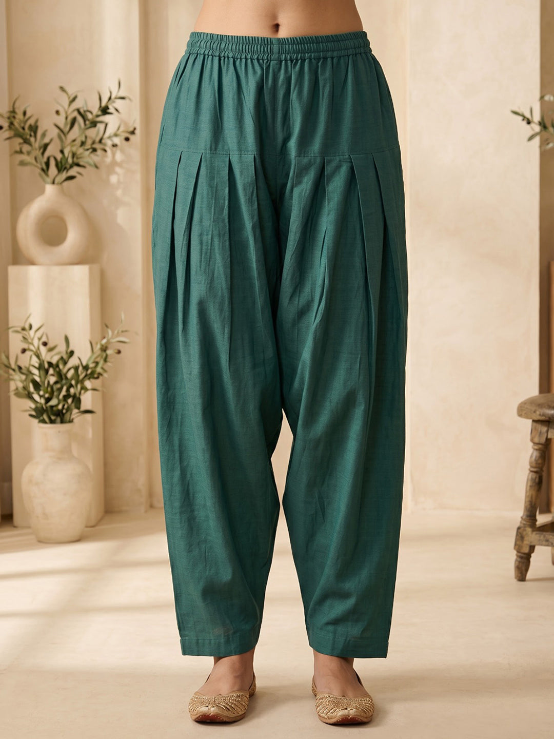 Green Embroidered Chanderi Kurta With Pant &amp; Dupatta