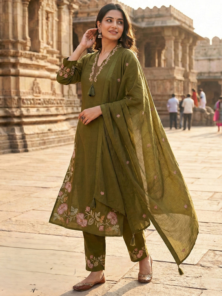 Green Printed Cotton Blend Kurta With Pant &amp; Dupatta