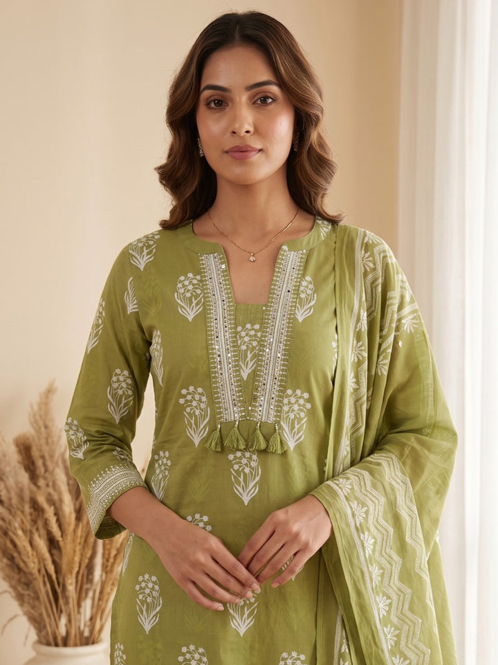 Green Printed Cotton Blend Kurta With Pant &amp; Dupatta