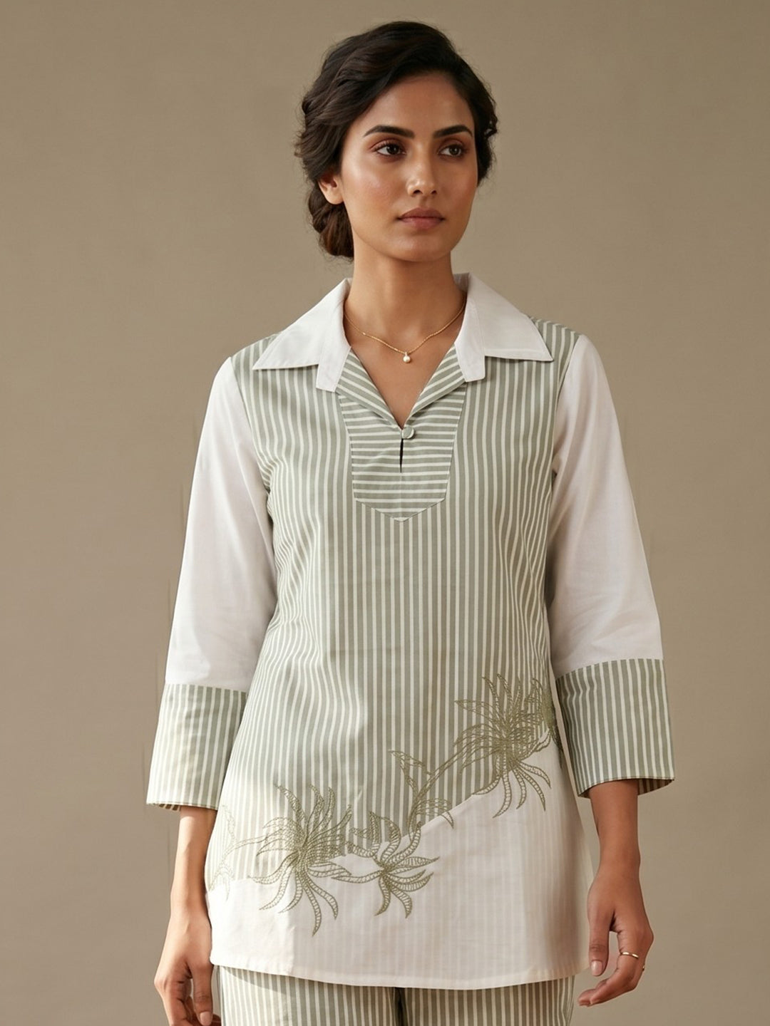 Green Printed Cotton Blend V Neck Straight Kurta With Pant