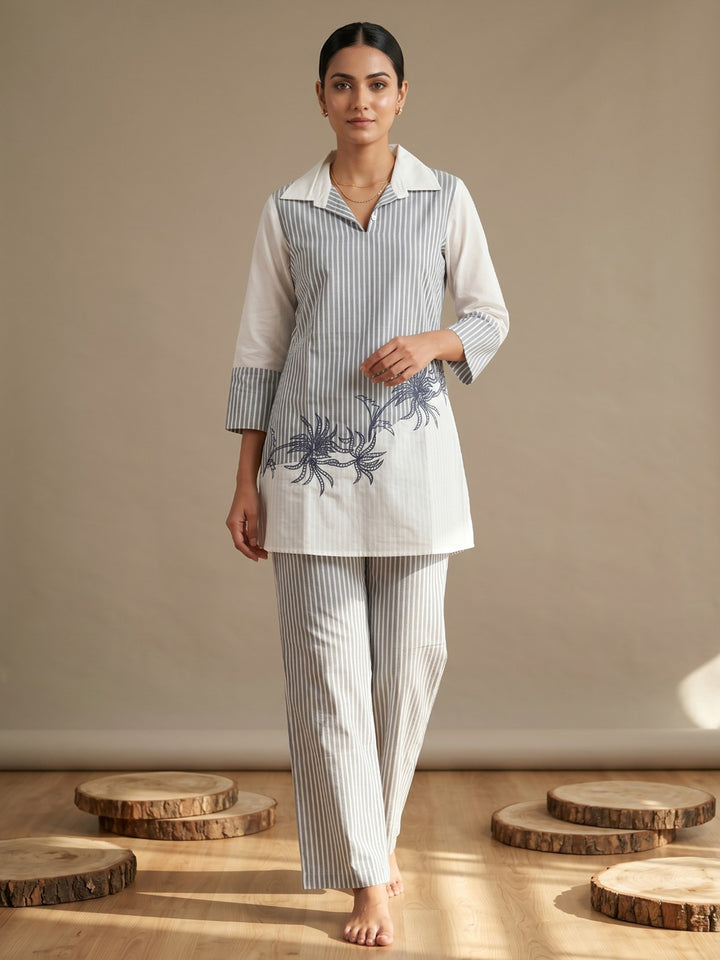Grey Printed Cotton Blend V Neck Straight Kurta With Pant
