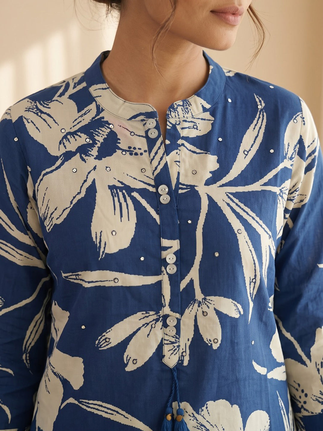 Blue Cotton Blend V Neck Embroidered Kurta