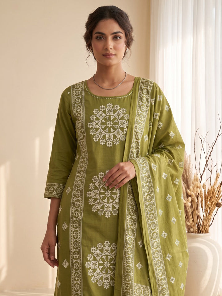 Green Embroidery Cotton Blend Kurta With Pant &amp; Dupatta