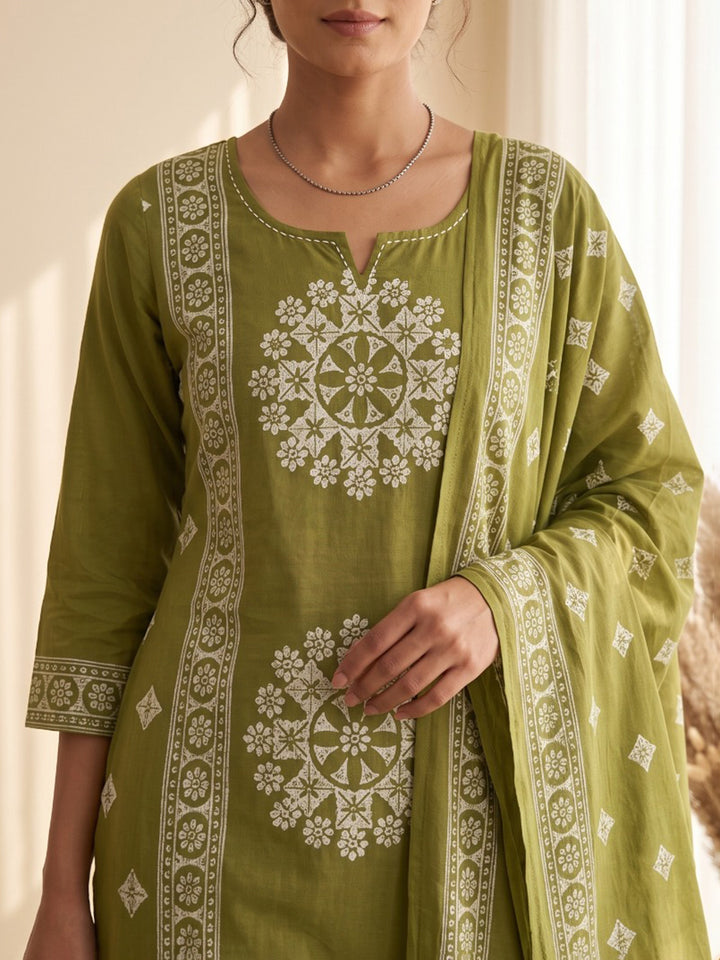 Green Embroidery Cotton Blend Kurta With Pant &amp; Dupatta
