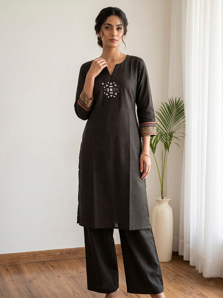 Mehndi Embroidered Cotton Blend Kurta Set