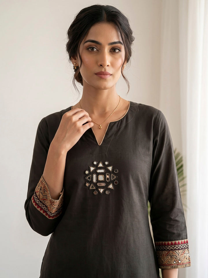 Mehndi Embroidered Cotton Blend Kurta Set