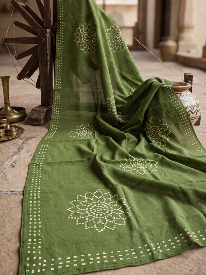 Green Printed Cotton Blend Kurta With Pant &amp; Dupatta