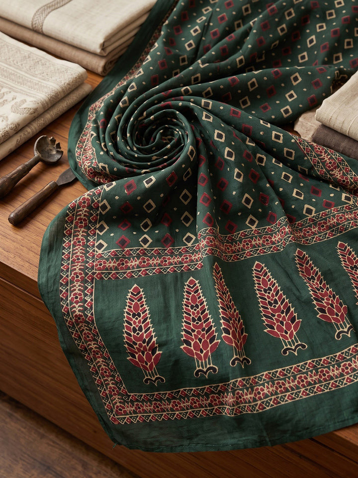 Green Printed Cotton Blend Kurta With Pant &amp; Dupatta