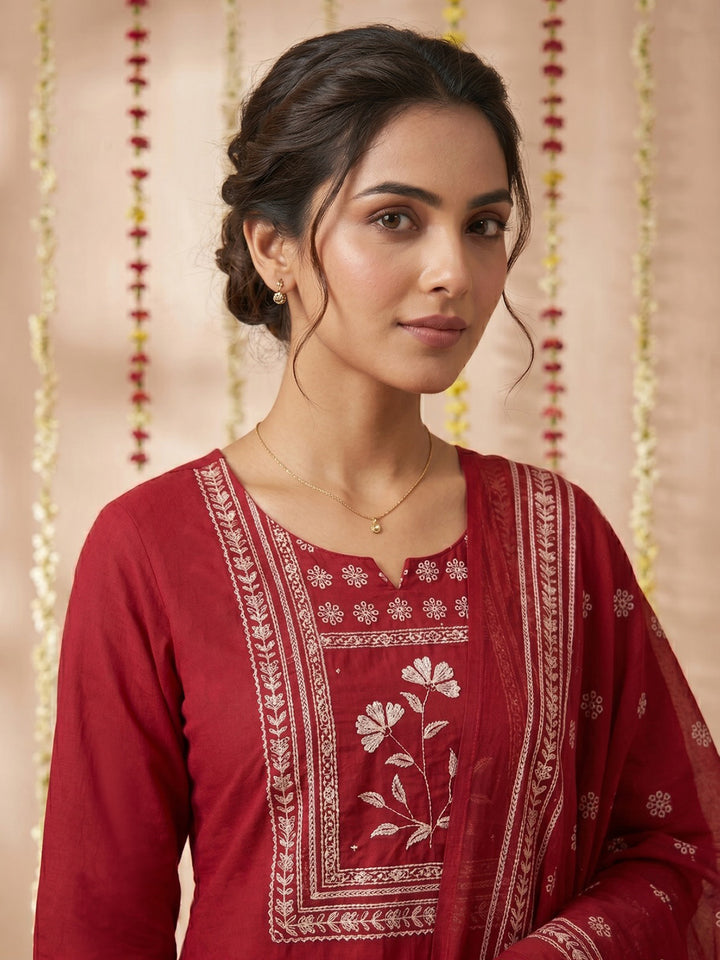 Pink Printed Cotton Blend Round Neck Suit Set