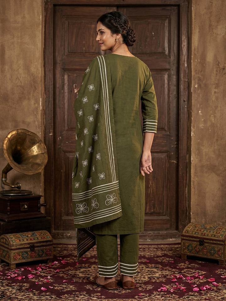 Green Printed Cotton Blend Straight Suit Set With Dupatta