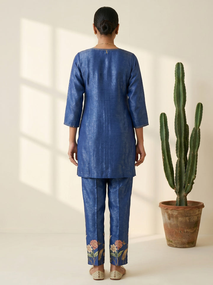 Blue Printed Cotton Blend V Neck Straight Kurta With Pant