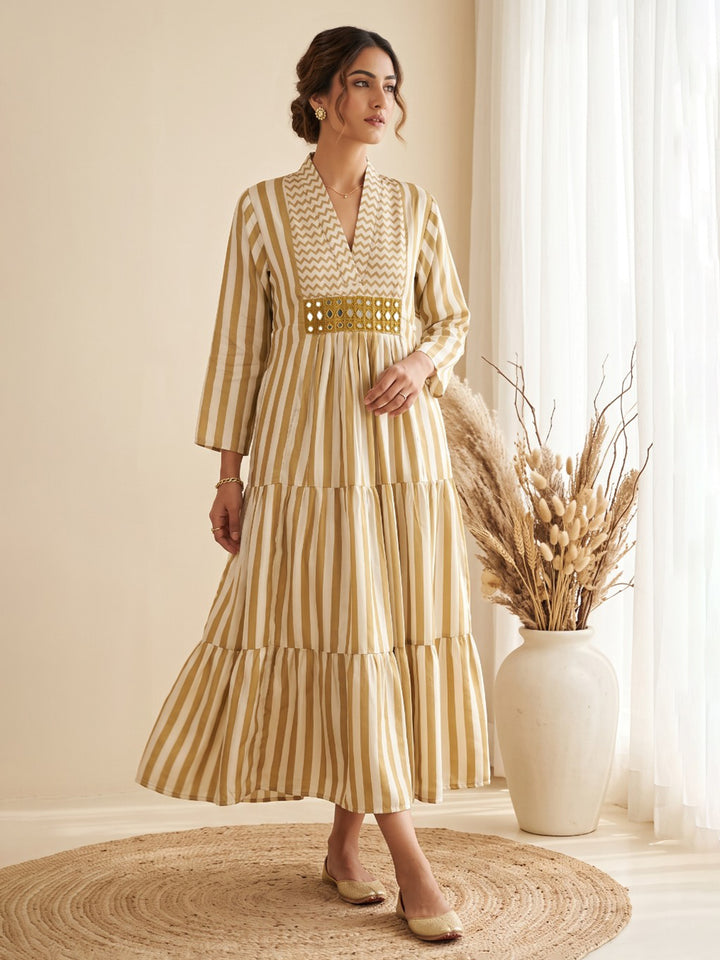 Yellow Cotton Blend V Neck Embroidered Kurta