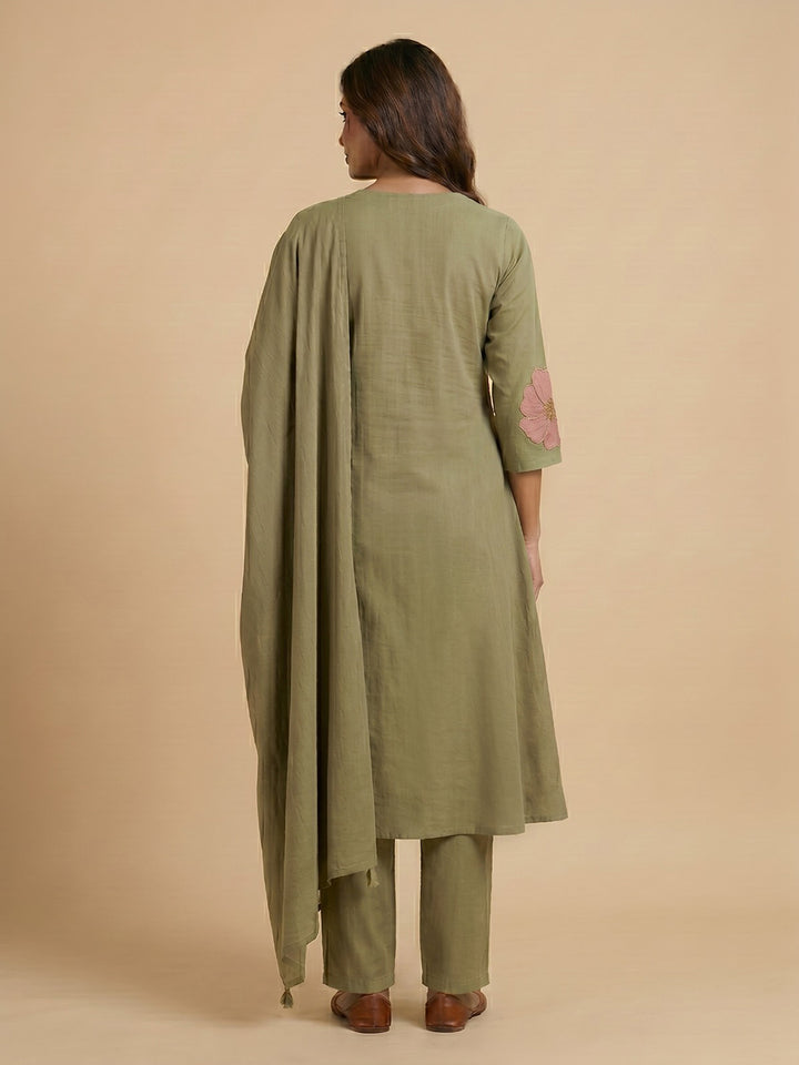 Green Embroidered Cotton Blend Straight Round Neck Suit Set