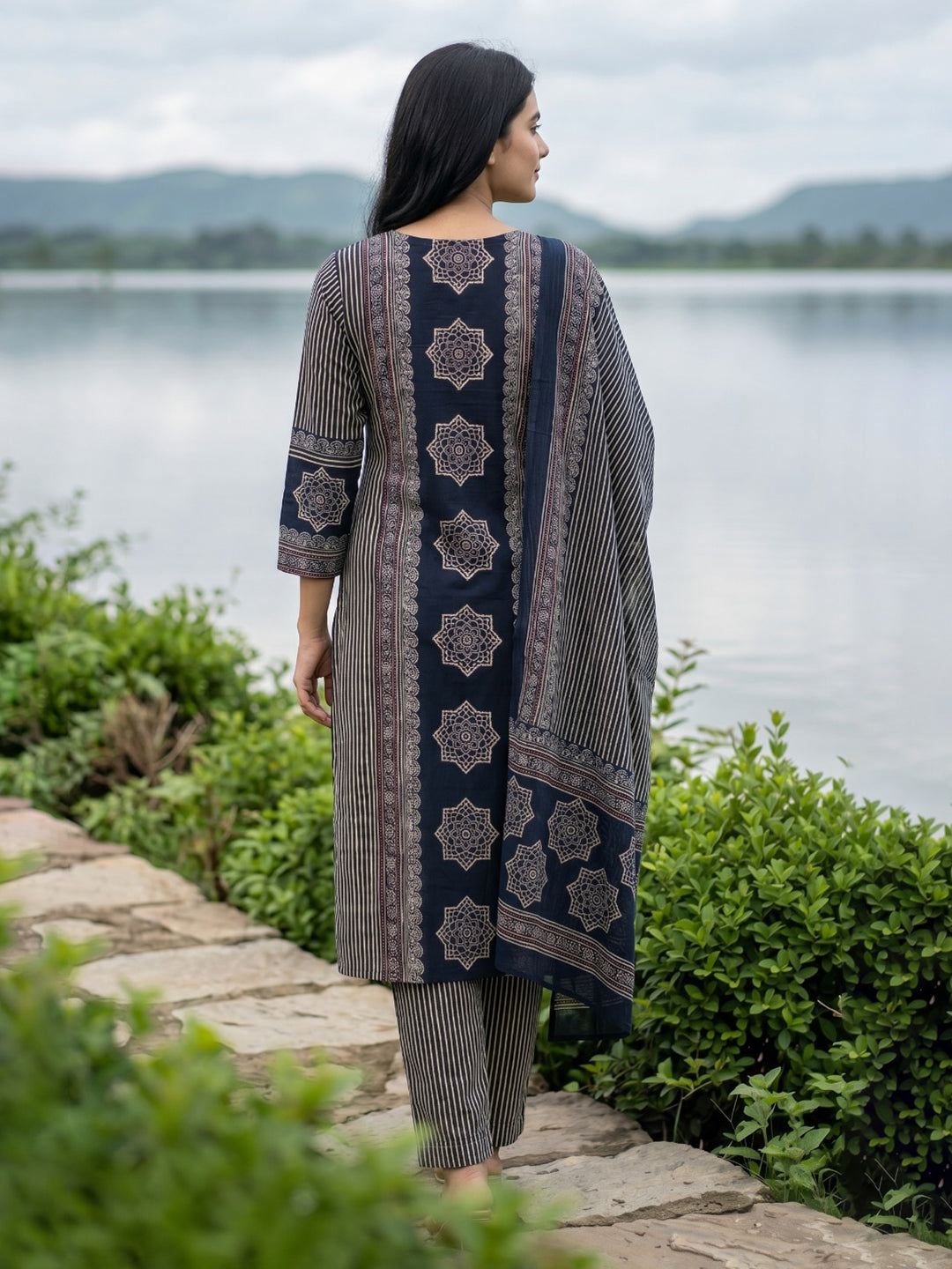 Blue Printed Cotton Blend Straight Round Neck Suit Set