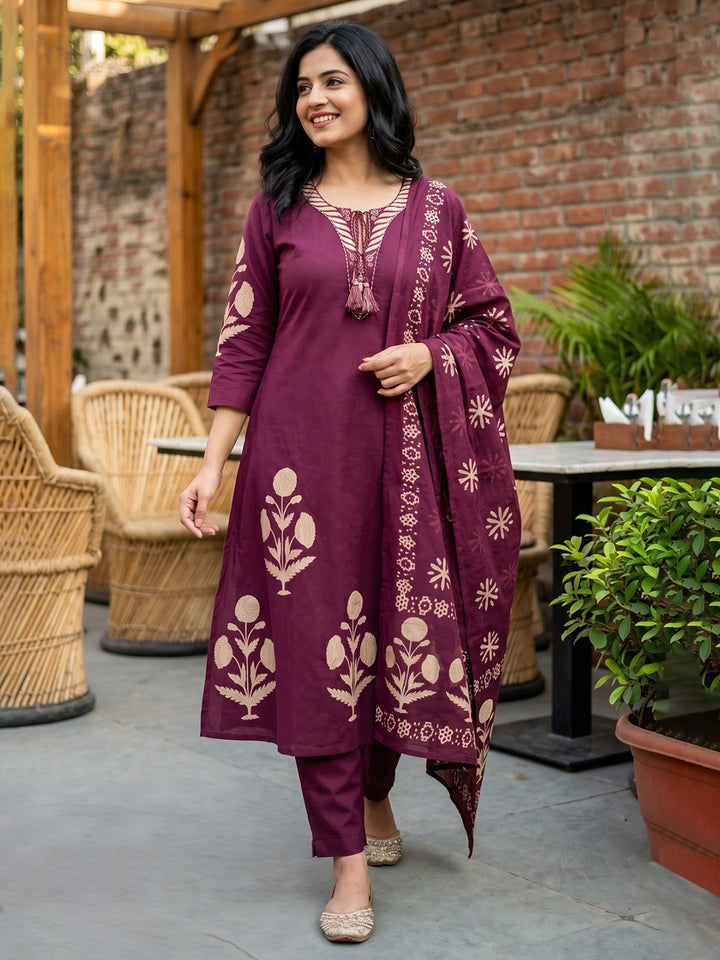 Rani Embroidered Cotton Blend Round Neck Suit Set