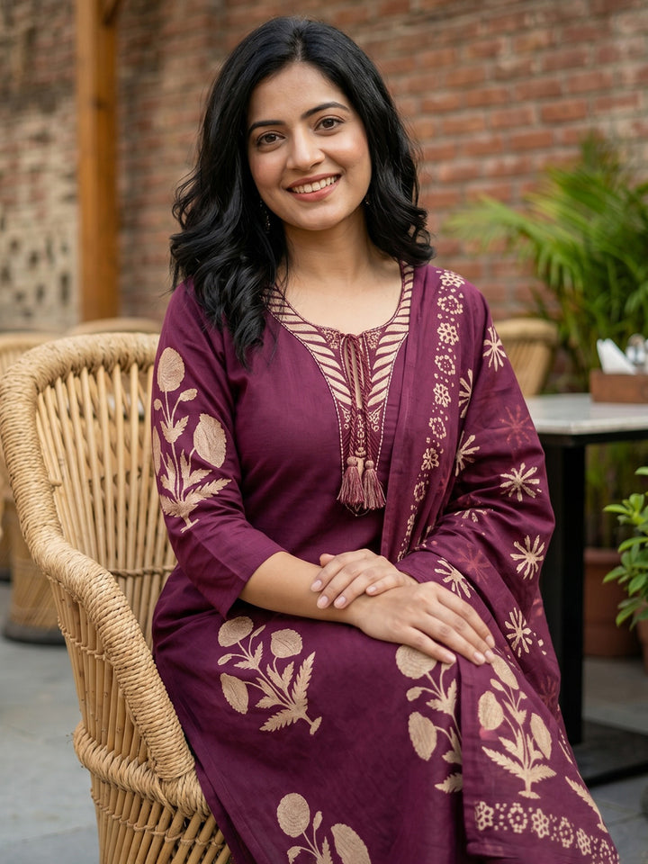 Rani Embroidered Cotton Blend Round Neck Suit Set