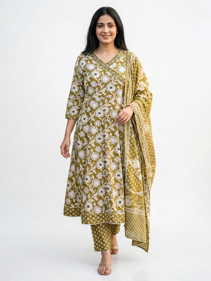 Mehndi Printed Cotton Blend Straight Round Neck Suit Set