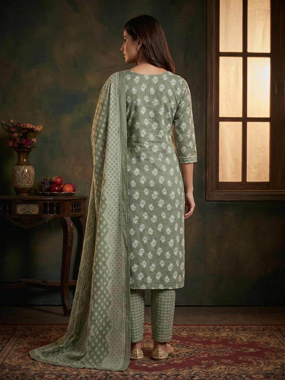 Green Embroidered Cotton Blend Round Neck Suit Set