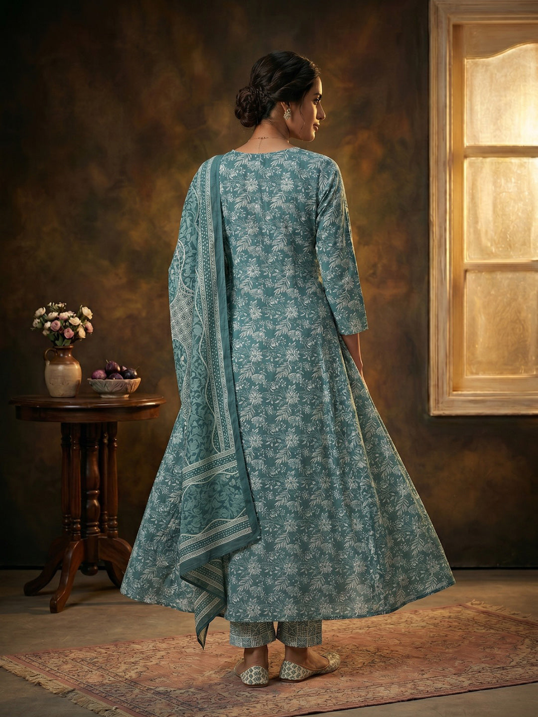 Green Embroidered Cotton Blend Round Neck Suit Set