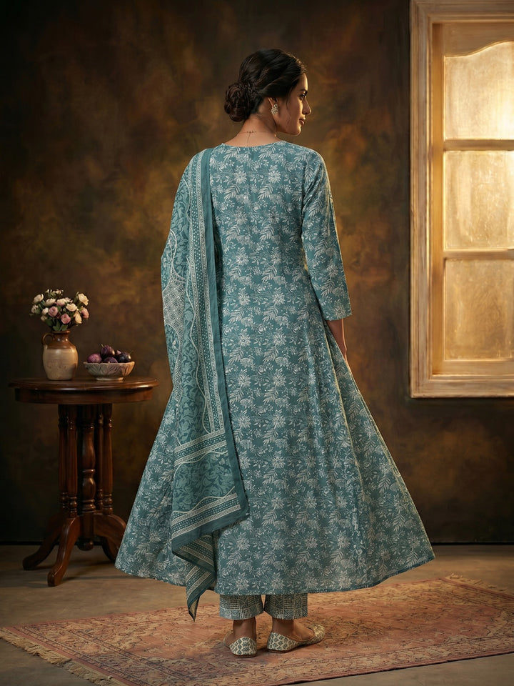 Green Embroidered Cotton Blend Round Neck Suit Set