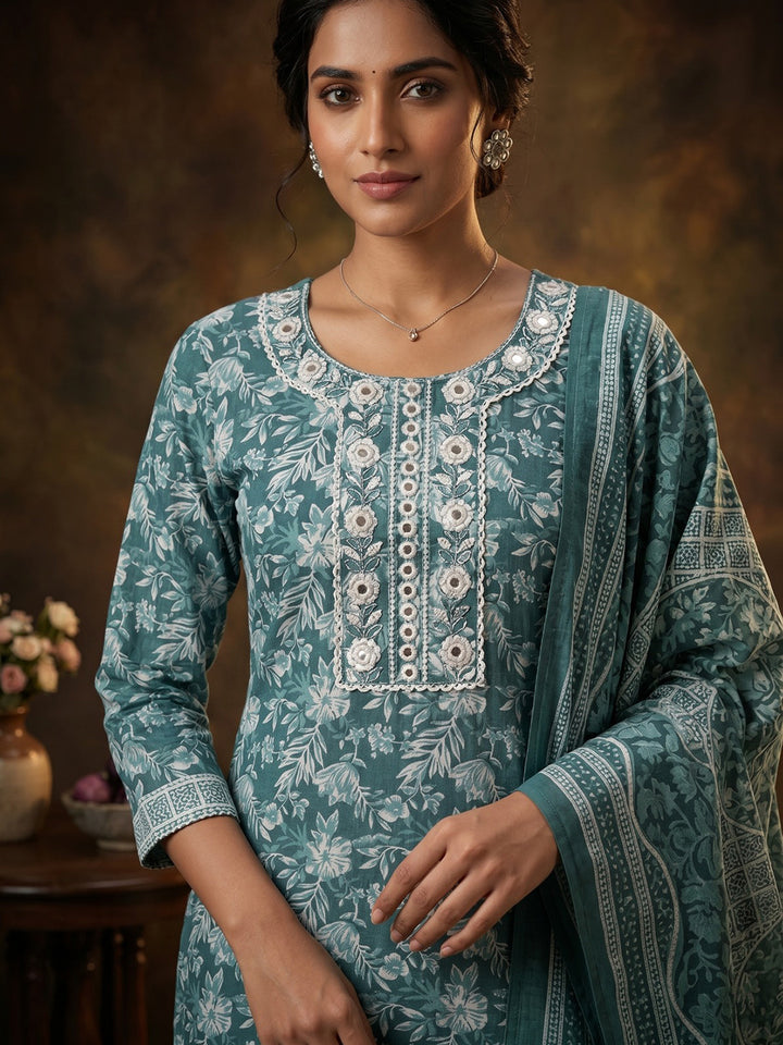 Green Embroidered Cotton Blend Round Neck Suit Set