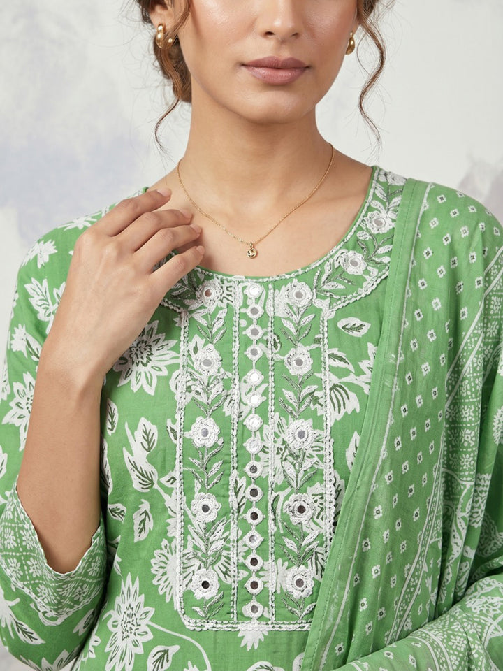 Green Embroidery Cotton Blend Kurta With Pant &amp; Dupatta