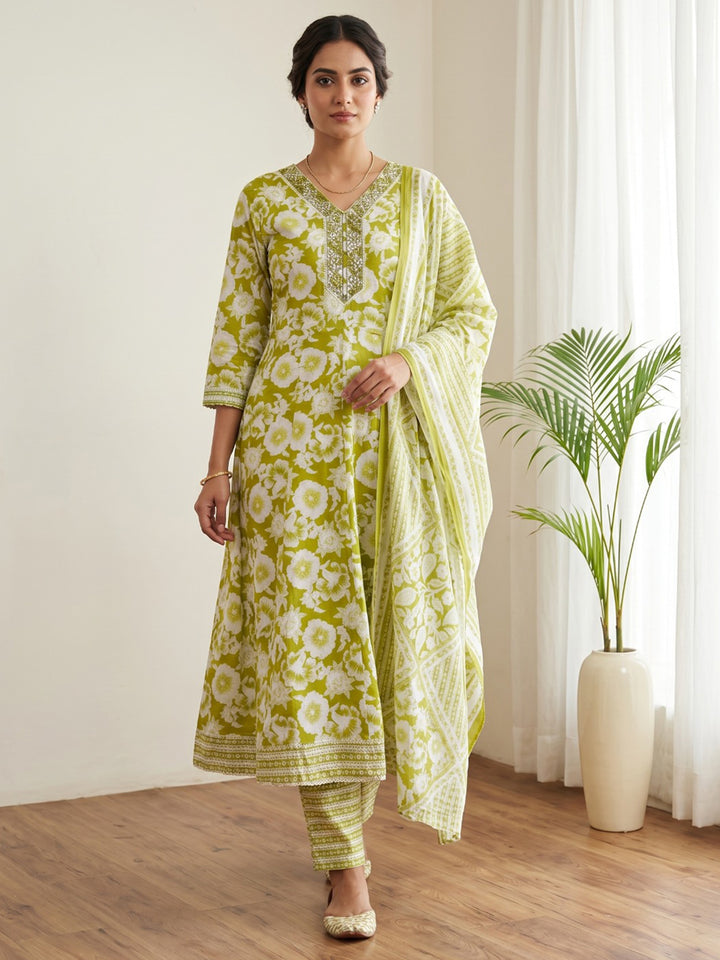 Green Printed Cotton Blend Kurta With Pant &amp; Dupatta
