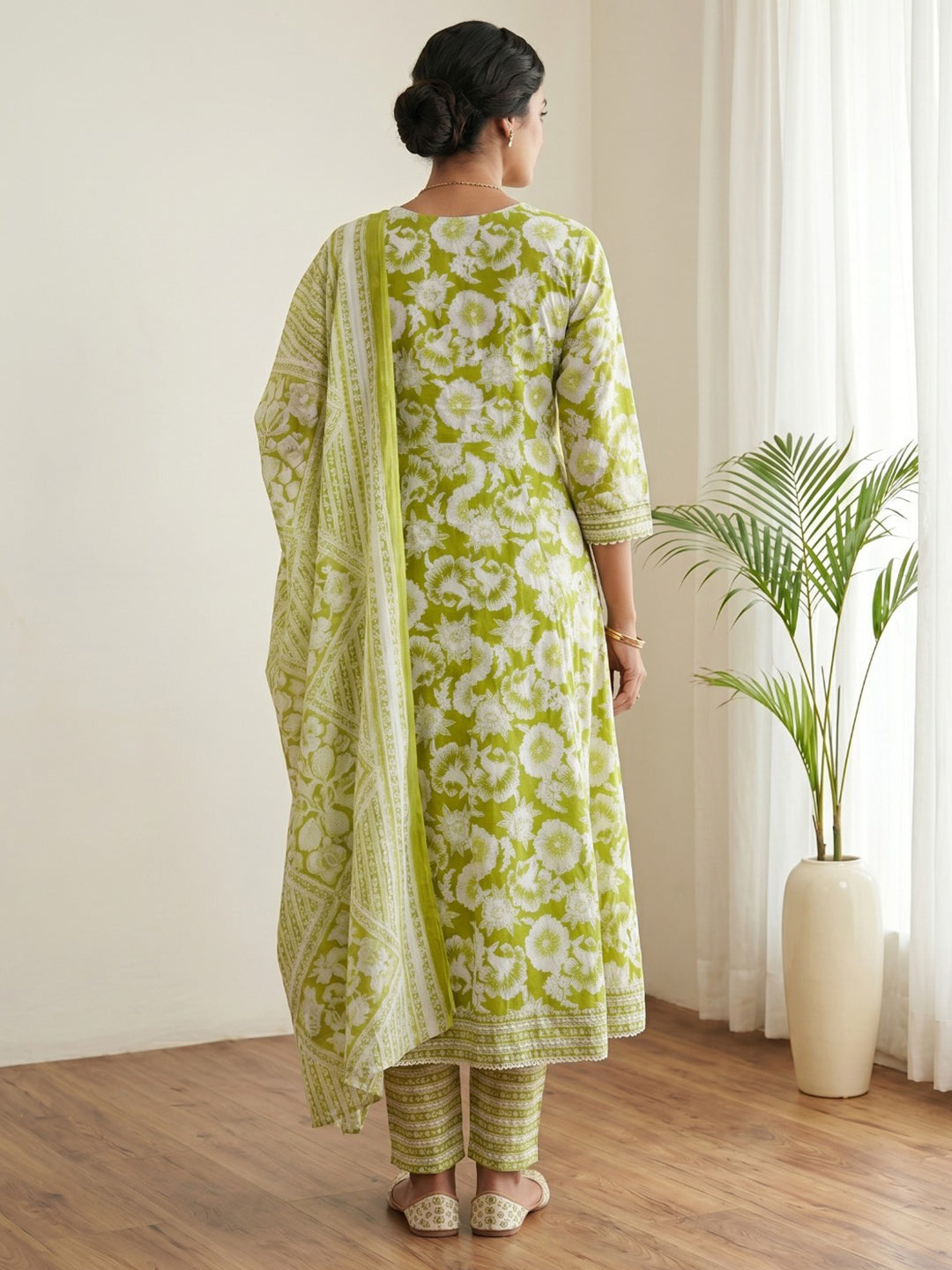 Green Printed Cotton Blend Kurta With Pant &amp; Dupatta