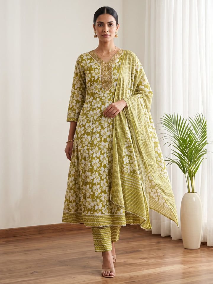Green Printed Cotton Blend Kurta With Pant &amp; Dupatta