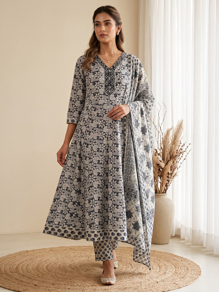 White Printed Cotton Blend Kurta With Pant &amp; Dupatta