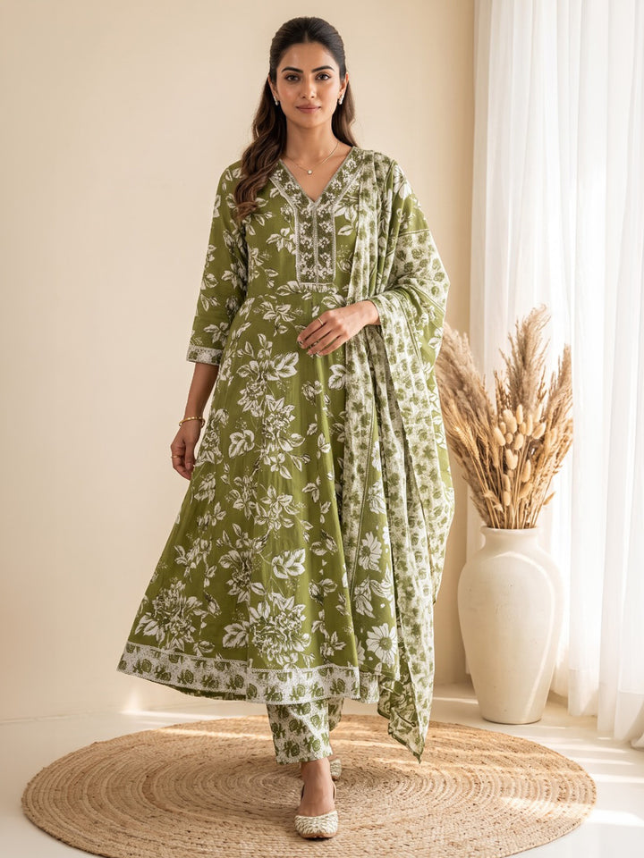 Green Printed Cotton Blend Kurta With Pant &amp; Dupatta