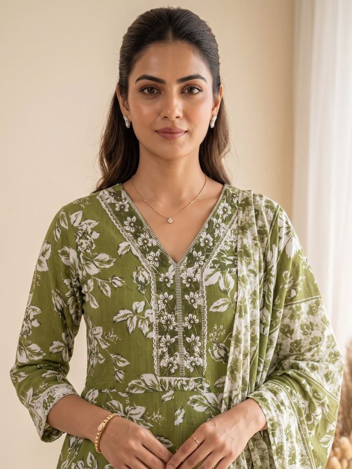 Green Printed Cotton Blend Kurta With Pant &amp; Dupatta