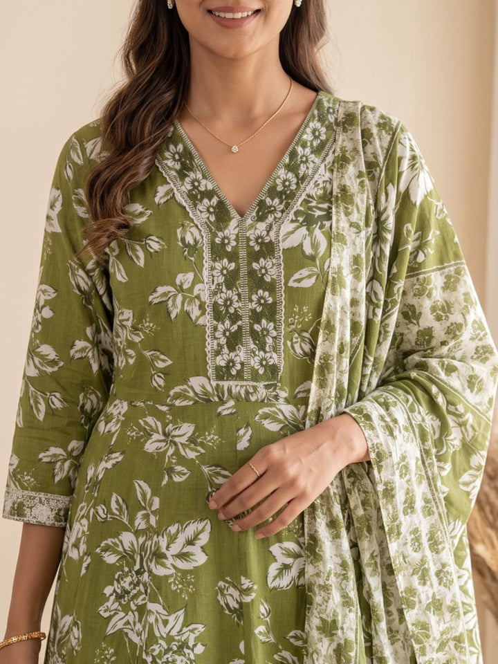 Green Printed Cotton Blend Kurta With Pant &amp; Dupatta