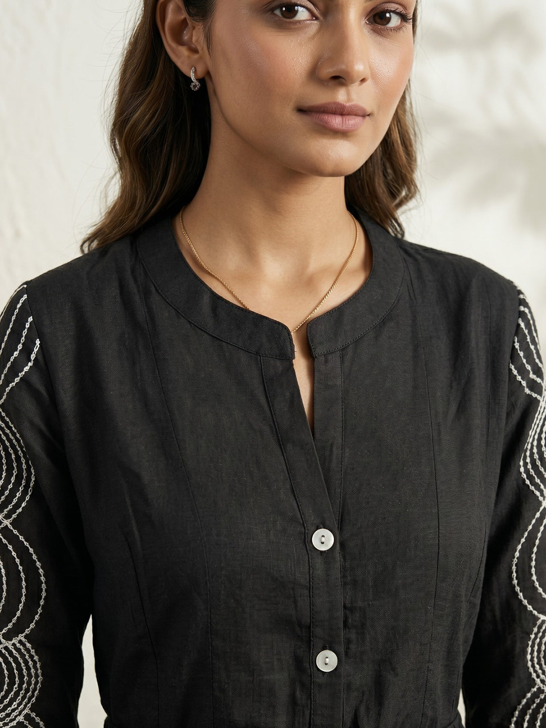 Black Embroidered Cotton Blend Round Neck Straight Kurta With Pant