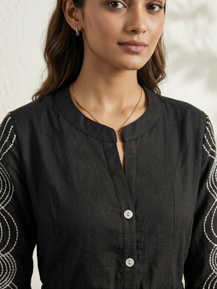 Black Embroidered Cotton Blend Round Neck Straight Kurta With Pant
