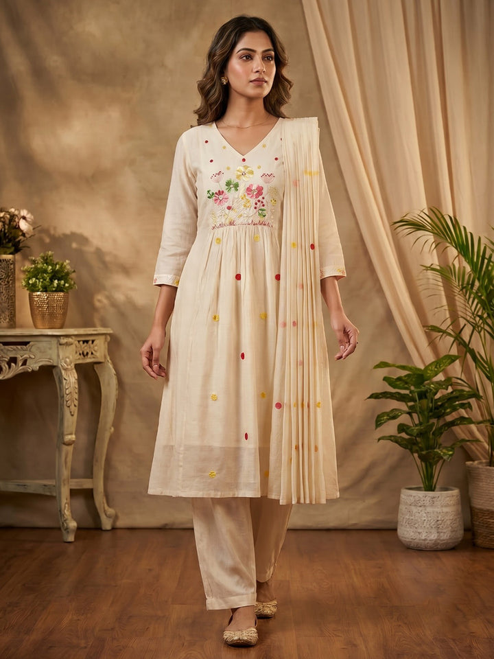 Cream Embroidered Chanderi Kurta With Pant &amp; Dupatta