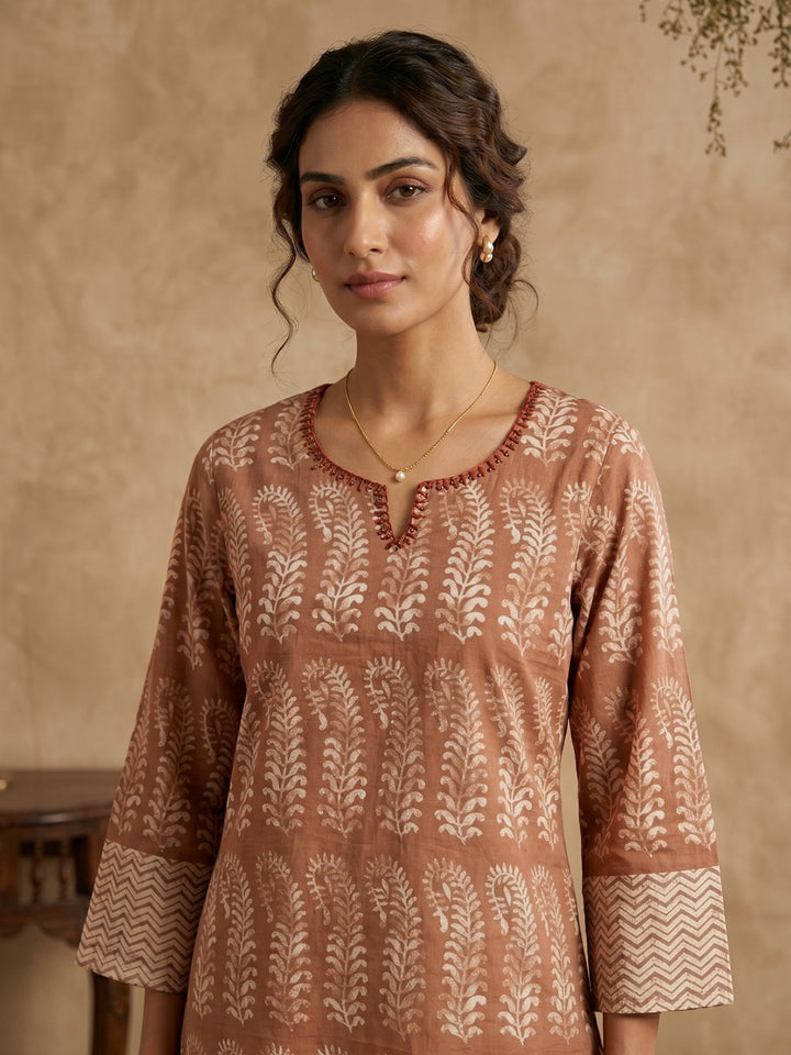 Orange Cotton Blend Round Neck Embroidered Kurta
