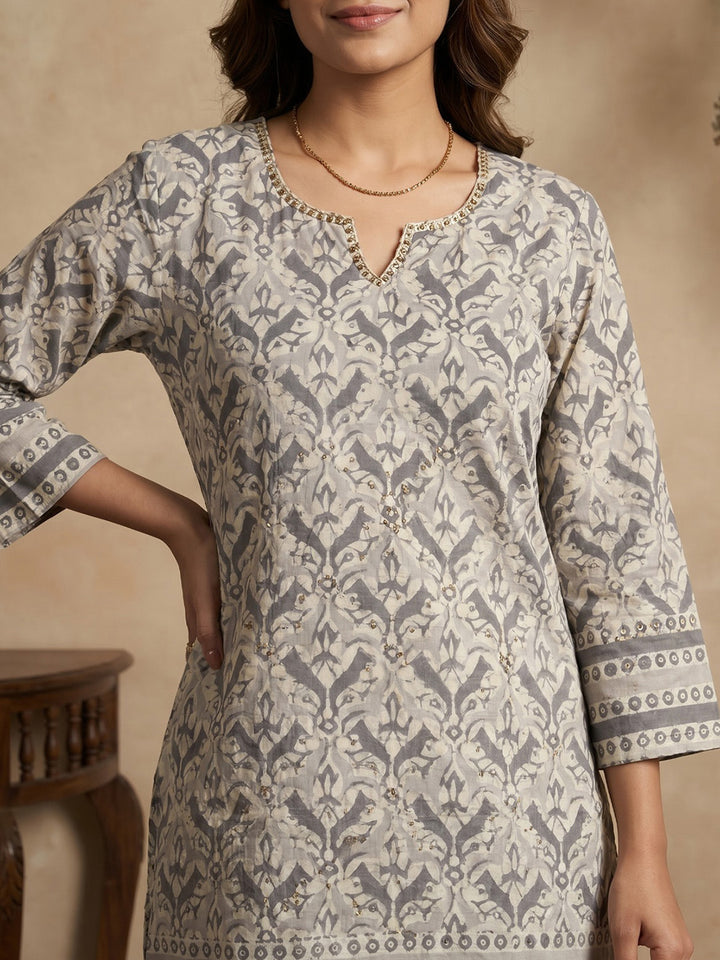 Beige Cotton Blend Round Neck Embroidered Kurta