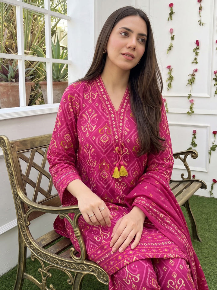Pink Printed Cotton Blend Kurta With Pant &amp; Dupatta
