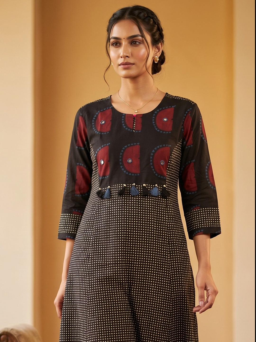 Black Embroidered Cotton Blend Round Neck Straight Kurta With Pant